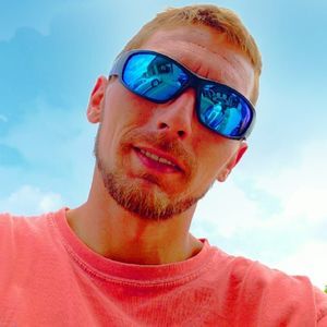 Meet your Posher, Dakota